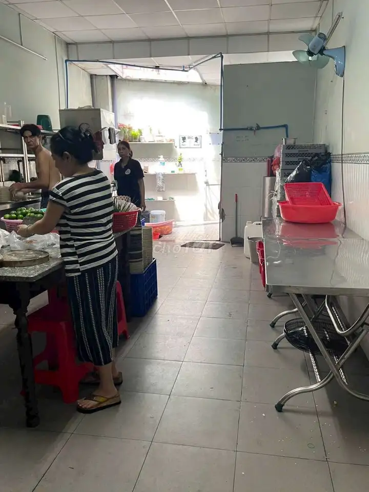 Дом с mặt tiền kinh doanh ул. Фам Ван Хай, 113 кв.м, недорого