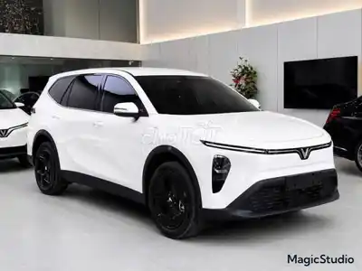 VinFast VF MPV7 2026 7 АКПП белый