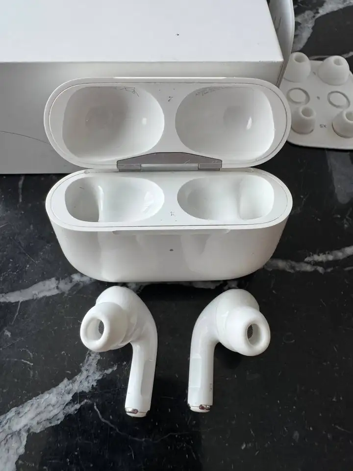AirPods Pro 2 (Lightning) А2698