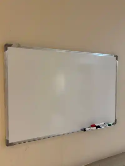 Свитшот М новый