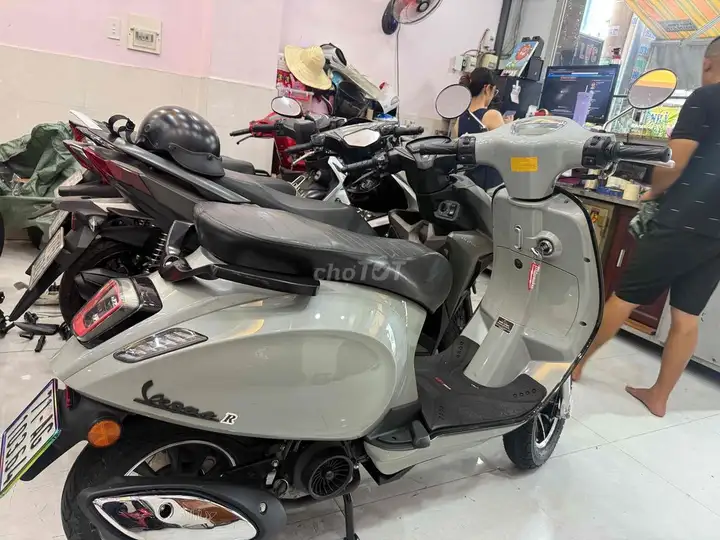 Vespa 50cc, серо-стальной