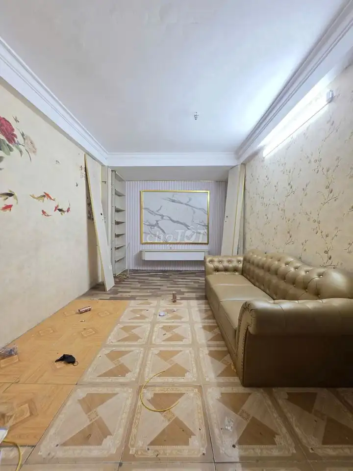 Срочно продаю дом во дворе 93 Vũ Tông Phan, рядом со школой Nguyễn Trãi