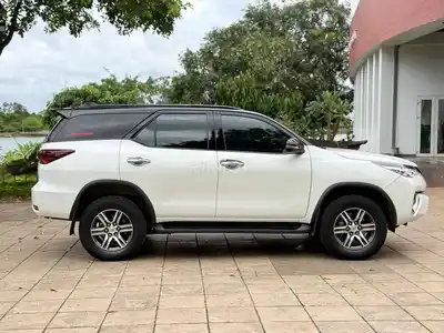 Toyota Fortuner 2018 4x2AT Дизель 70 тыс. км Белый