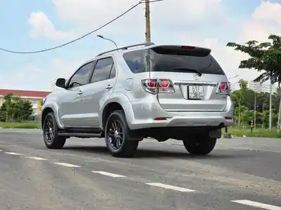 Toyota Fortuner 2015 бензин