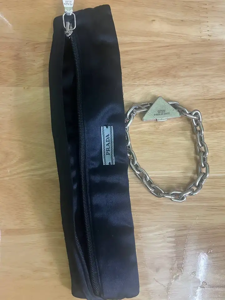 Серебряный браслет PRADA