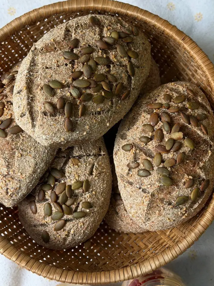Чизкейк классический с карамелью и свежей клубникой из Далата