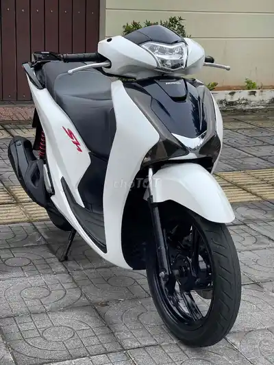 Honda SH 150i 2019 белый 30 000 км, от владельца
