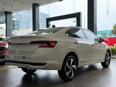 Skoda Slavia Style 3S, белый, в идеальном состоянии