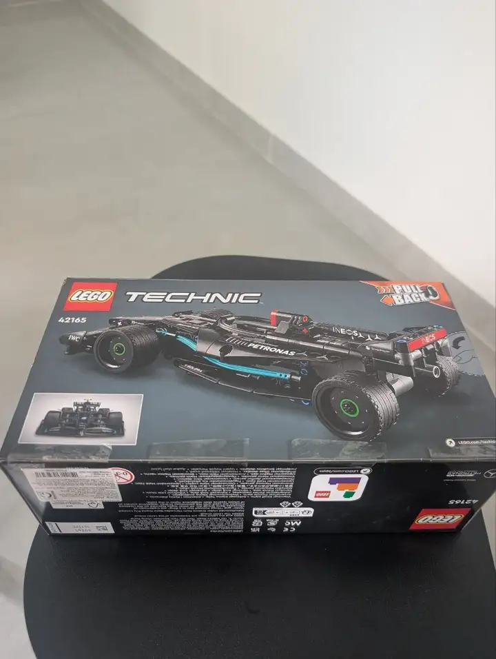 LEGO technic Petronas