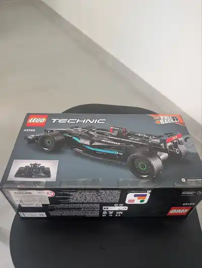 LEGO technic Petronas