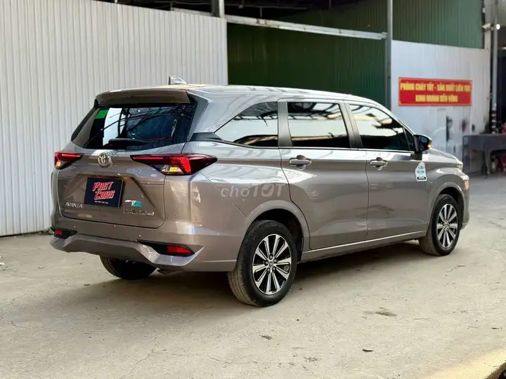 Toyota Avanza 2024 Premio 1.5CVT, серый