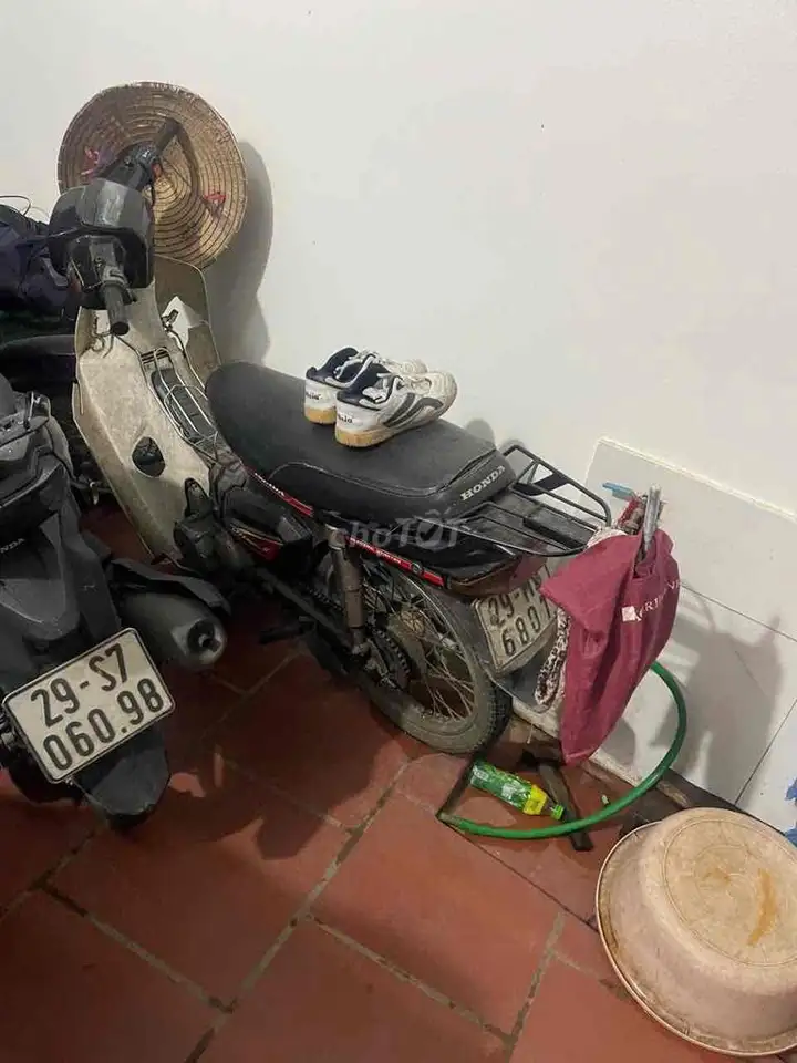 Honda Dream Lien Dovn, черный, белый