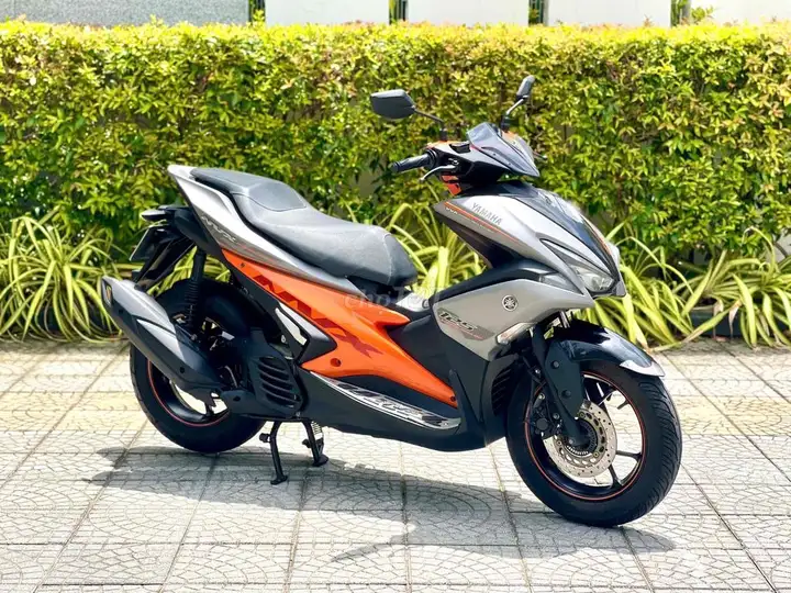 Yamaha NVX 125 ABS 2019 Серебристо-оранжевая юбилейная версия