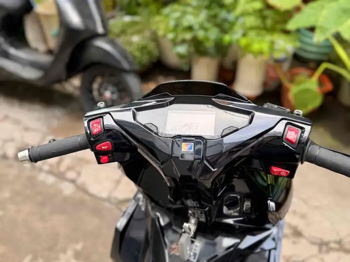 Honda AirBlade 125cc 4val 2025 Черный 11.000 км
