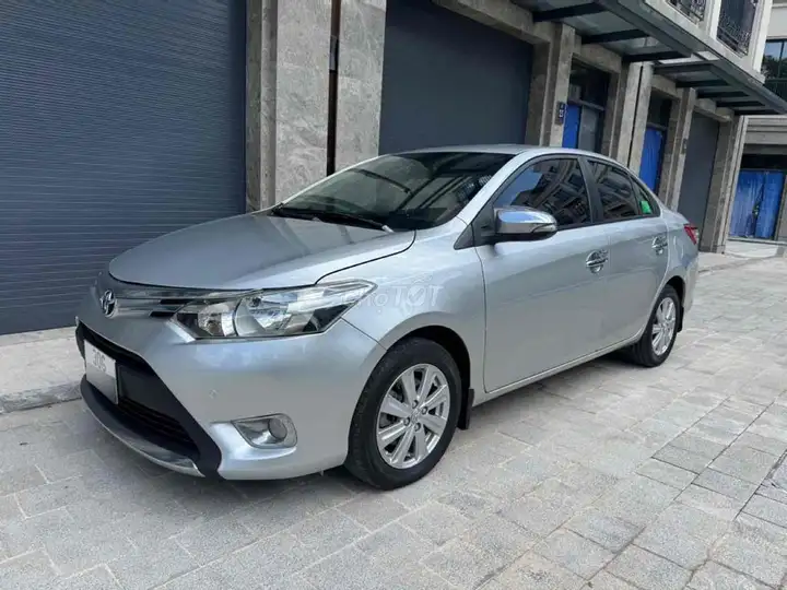 Toyota Vios 1.5 CVT 2017, серебристый, автомат, 70 000 км